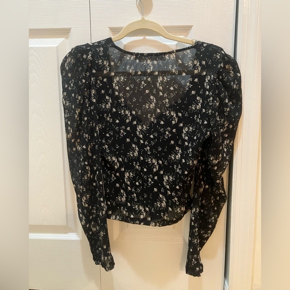 ASTR the label floral blouse - Picture 3 of 4